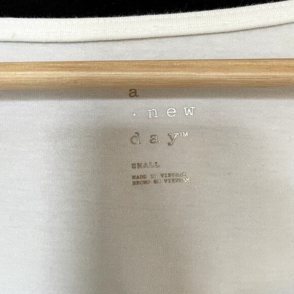 NWT a new day white cropped blouse short sleeves frilled women's size S cotton - Picture 3 of 7